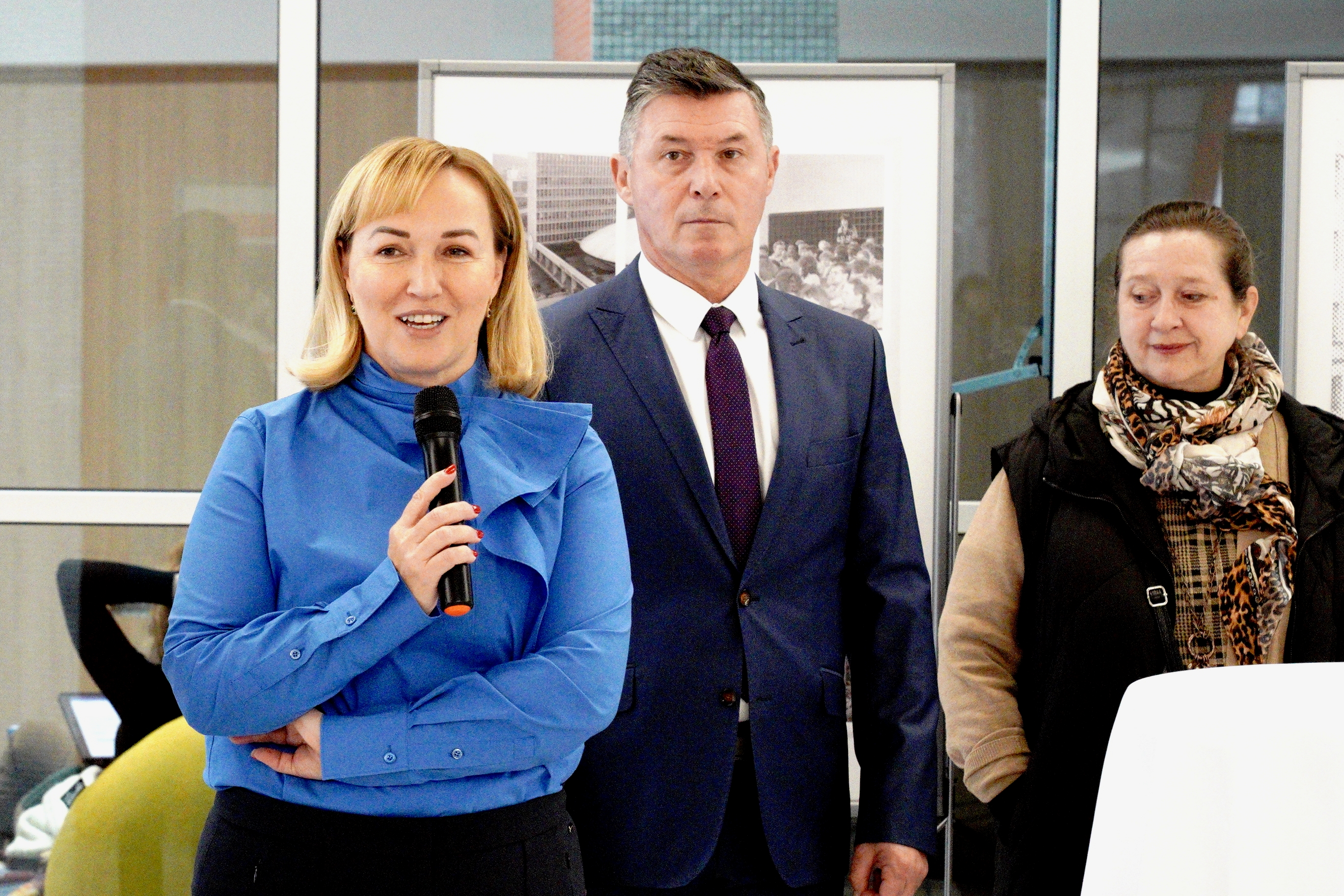 Rektorka SPU otvorila výstavu November 1989 na VŠP v Nitre